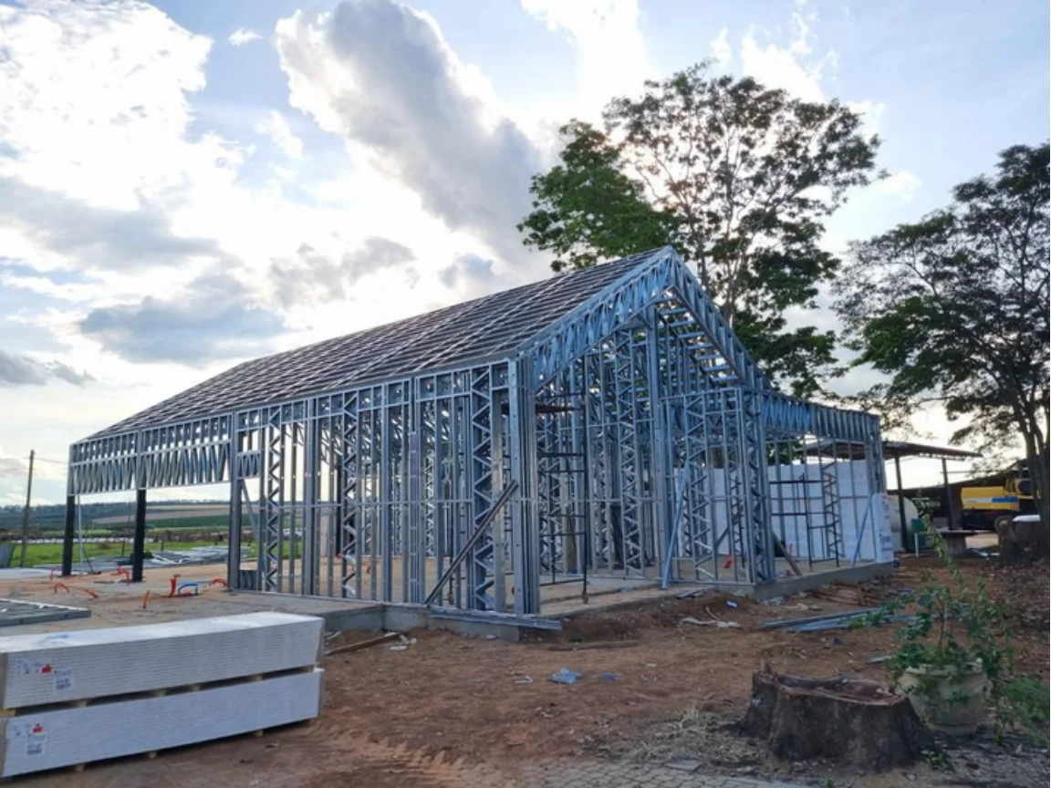Projeto Campo Vitória - Estrutura e montagem em Light Steel Frame pela Tría Engenharia