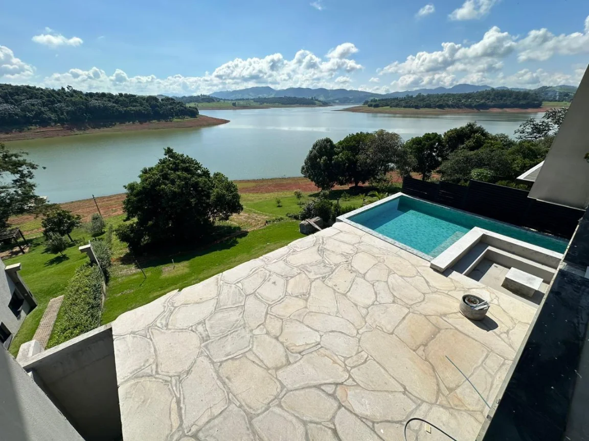 Casa da Represa - Residência de alto padrão em Light Steel Frame pela Tría Engenharia